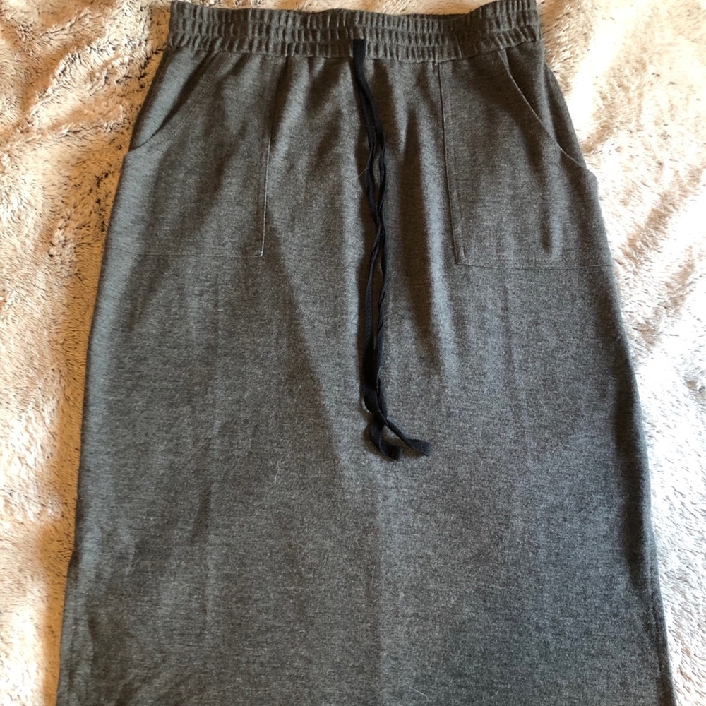 Jersey knot skirt